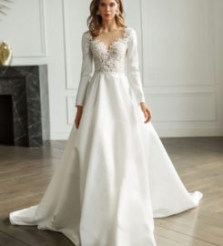 Alisha & Lace Review