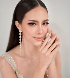AESTA Makeup Review